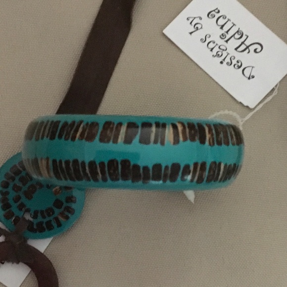 Designs by Adina Jewelry Set - Picture 4 of 5